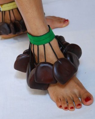 Hochet à pied Entada